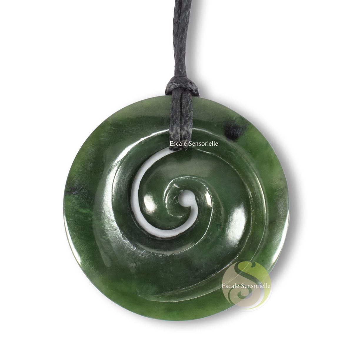 pendant Maori bijoux koru jade pounamu Nouvelle-Zélande