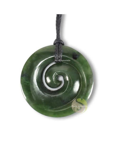 pendant Maori bijoux koru jade pounamu Nouvelle-Zélande