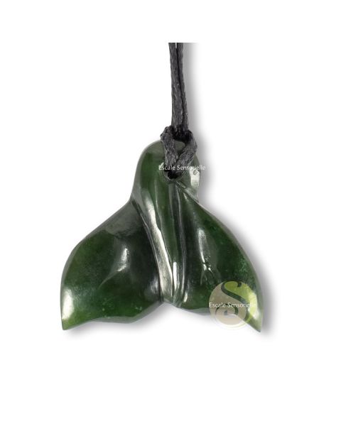 Pendentif queue de baleine wera jade vert Nouvelle-Zélande